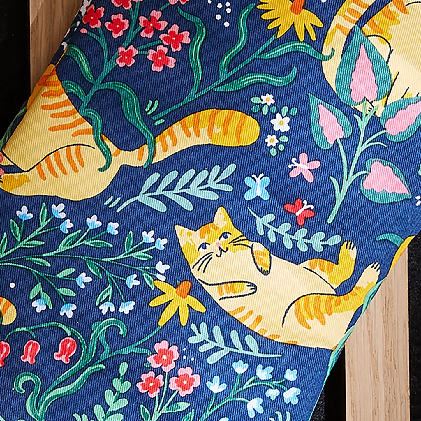 Marmalade Meadow Gauntlet Oven Glove