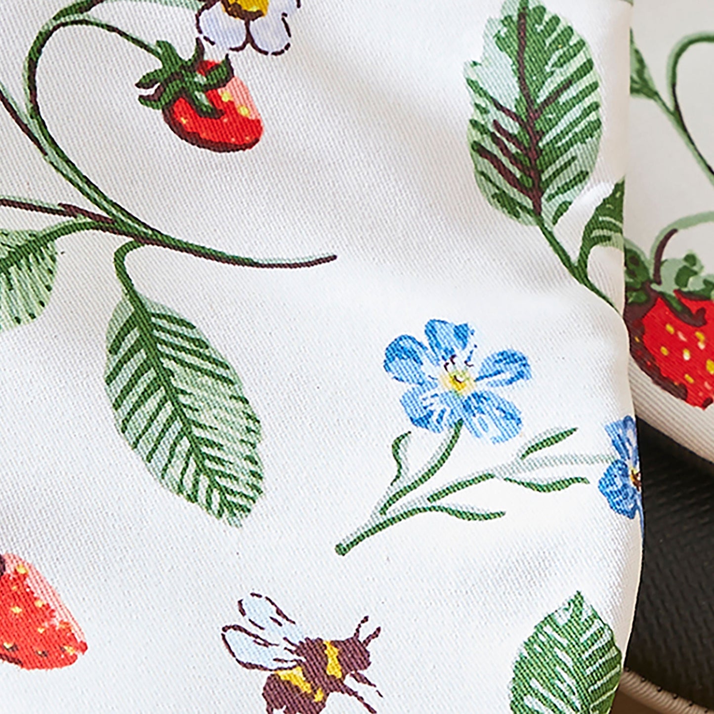 Strawberry Patch Microwave Mitts Pair