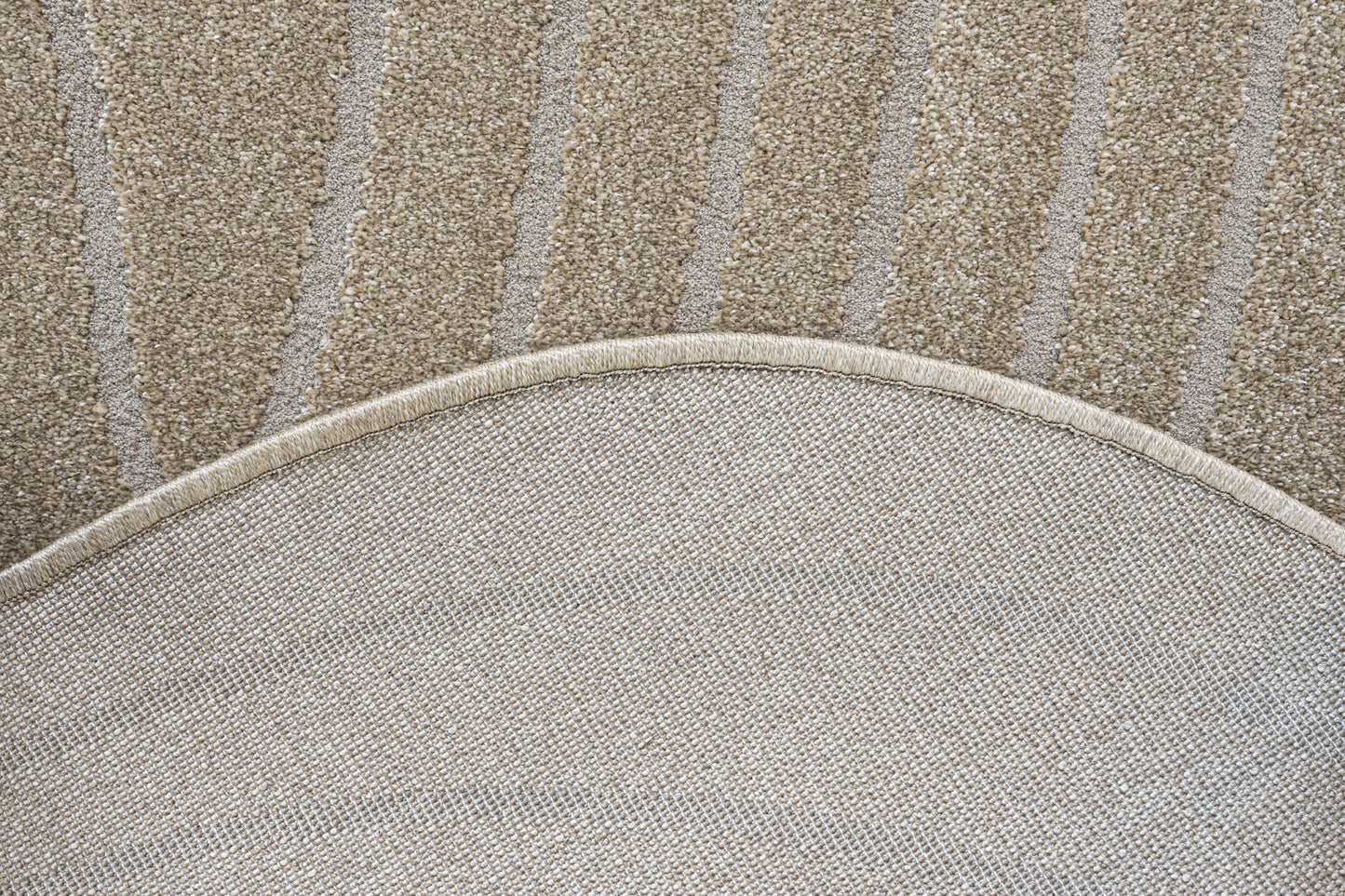 Geo hspp and pes hi low 160x230cm Pebble Shape in Golden beige