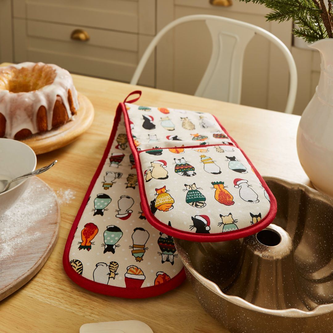 Christmas Cats in Waiting Double Oven Glove in Red/Cream