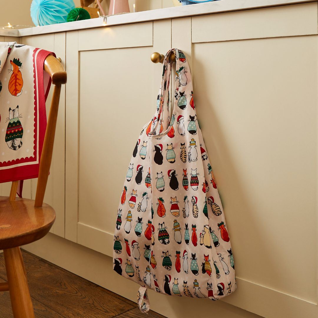 Christmas Cats in Waiting Foldable Tote Bag Medium in Red/Cream