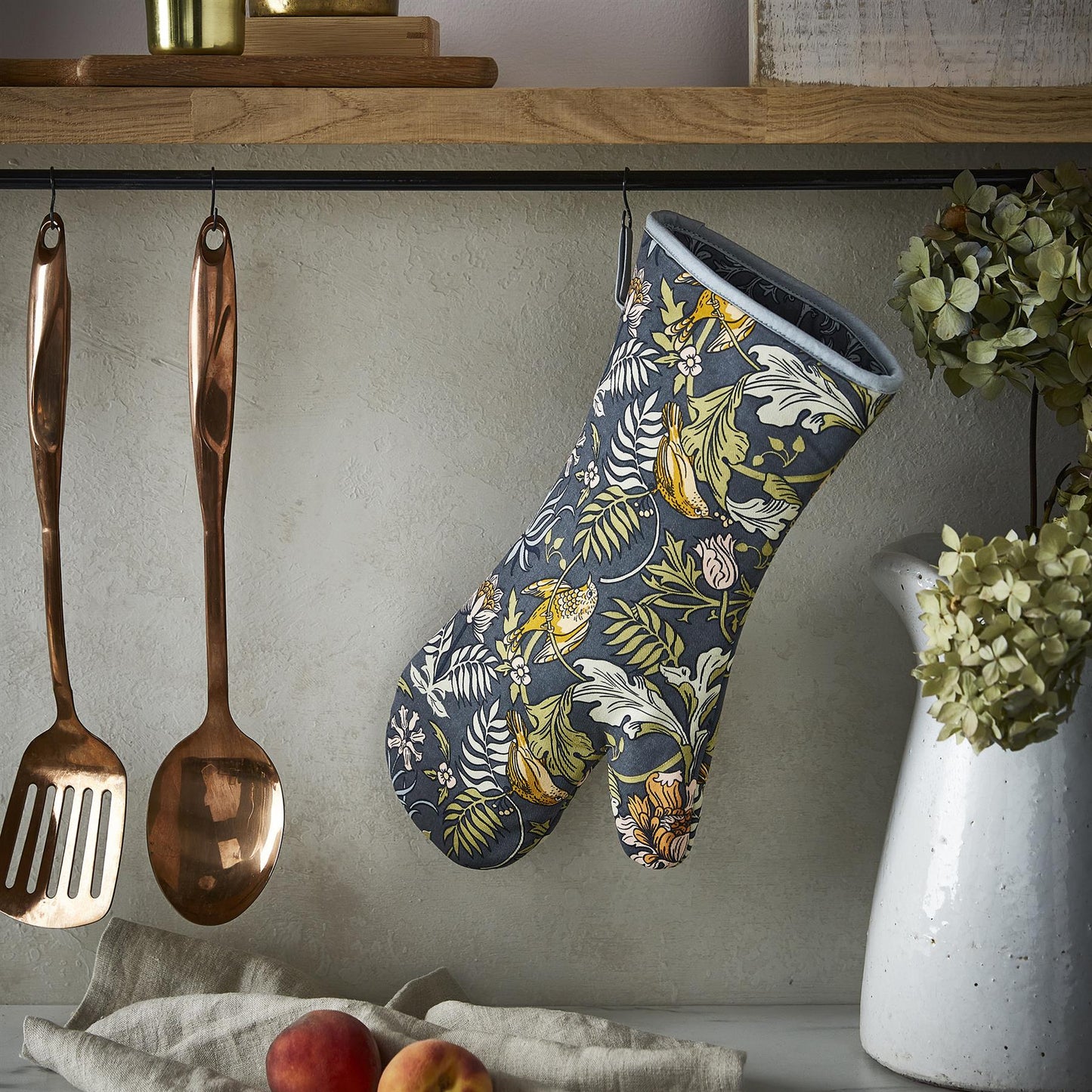 Finch & Flower Gauntlet Oven Glove