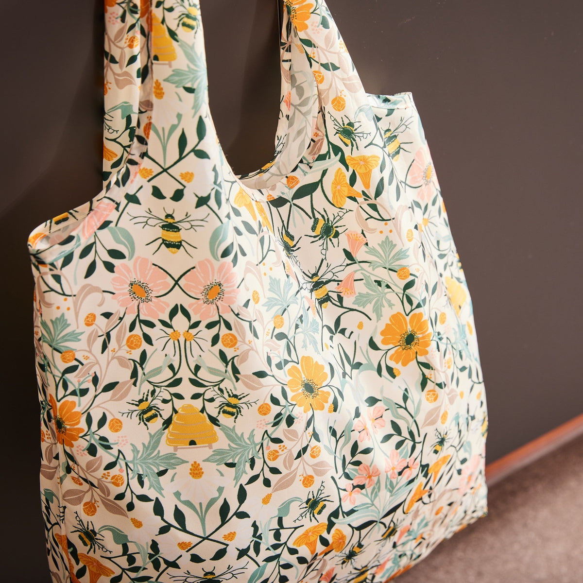 Bee Bloom Foldable Tote Bag Medium in Multicolour