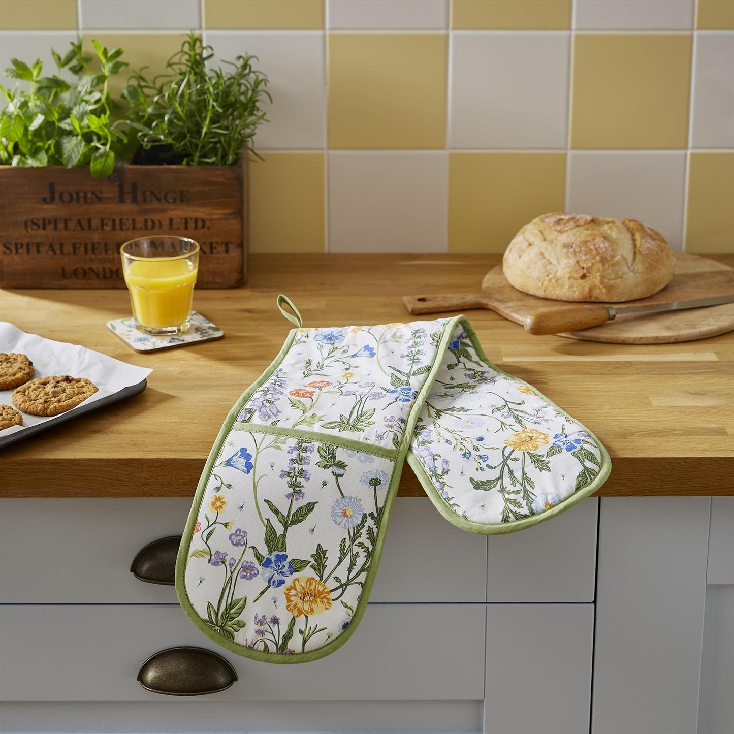 Cottage Garden Double Oven Glove