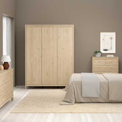Madrid Bedroom Package in Jackson Hickory Oak