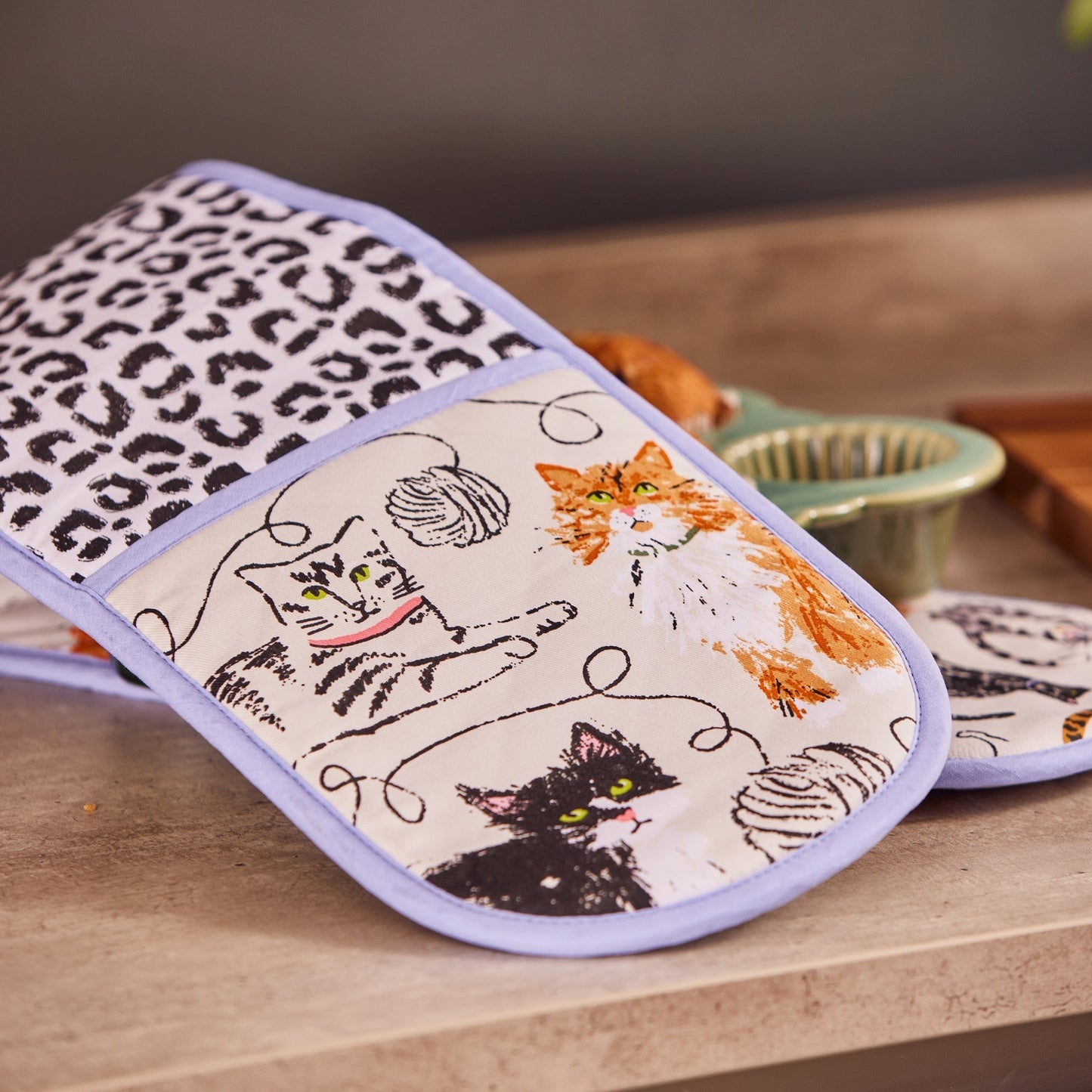 Feline Friends Double Oven Glove