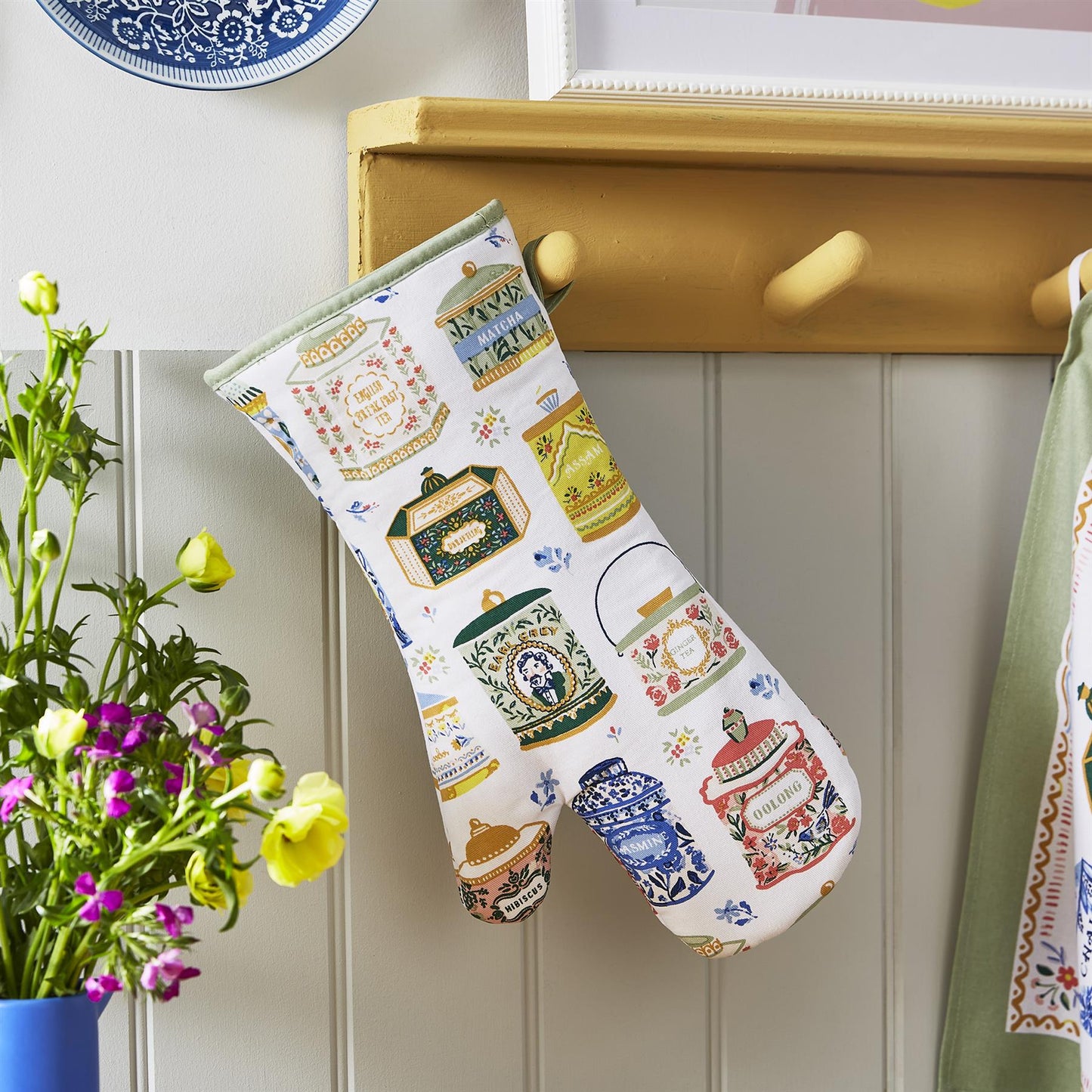 Tea Tins Gauntlet Oven Glove