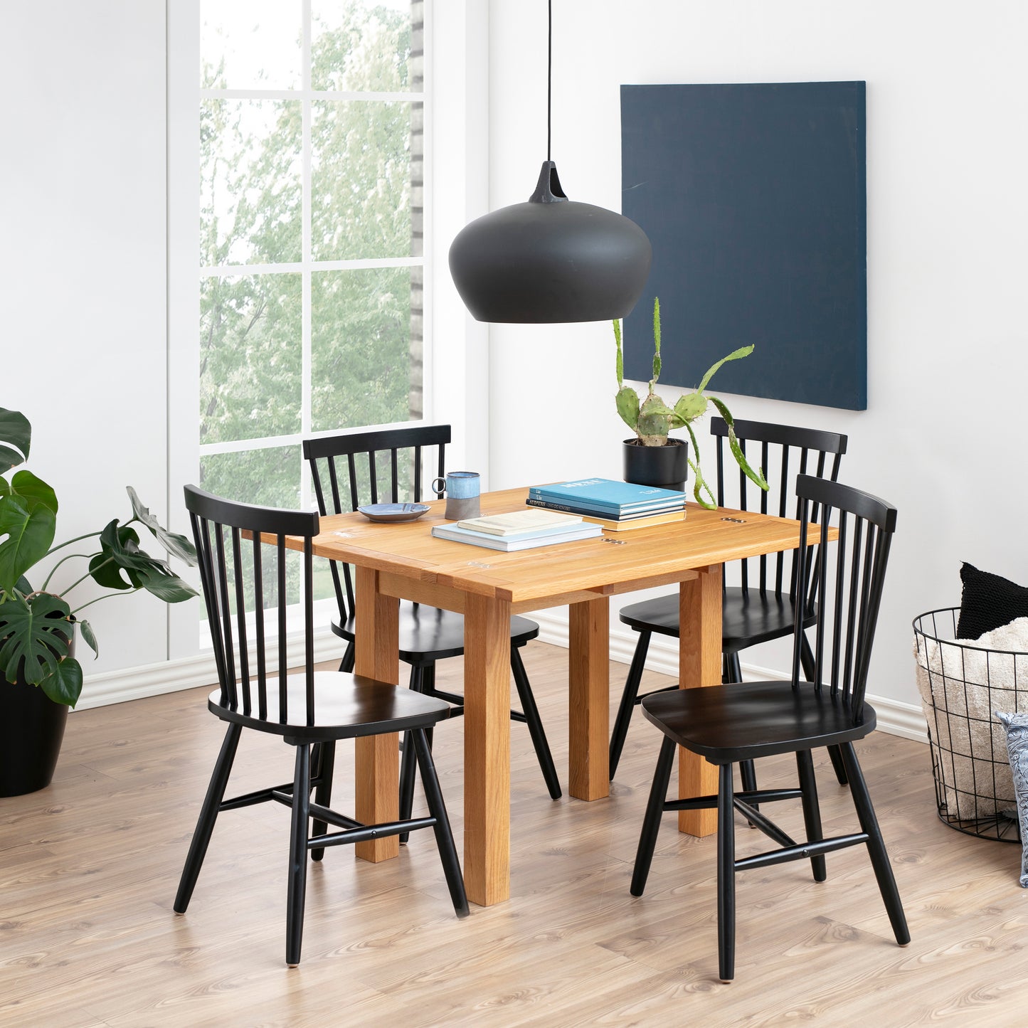 Kenley Extending Dining Table in Oak Set 4 Black Chairs