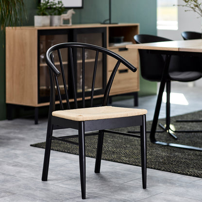 Montreux Round Extending Dining Table in Black Set 6 Black Chairs