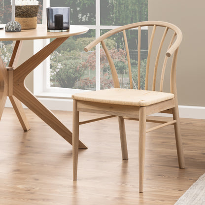 I_Duncan Round Dining Table in White Oak Set 4 White Oak Chairs