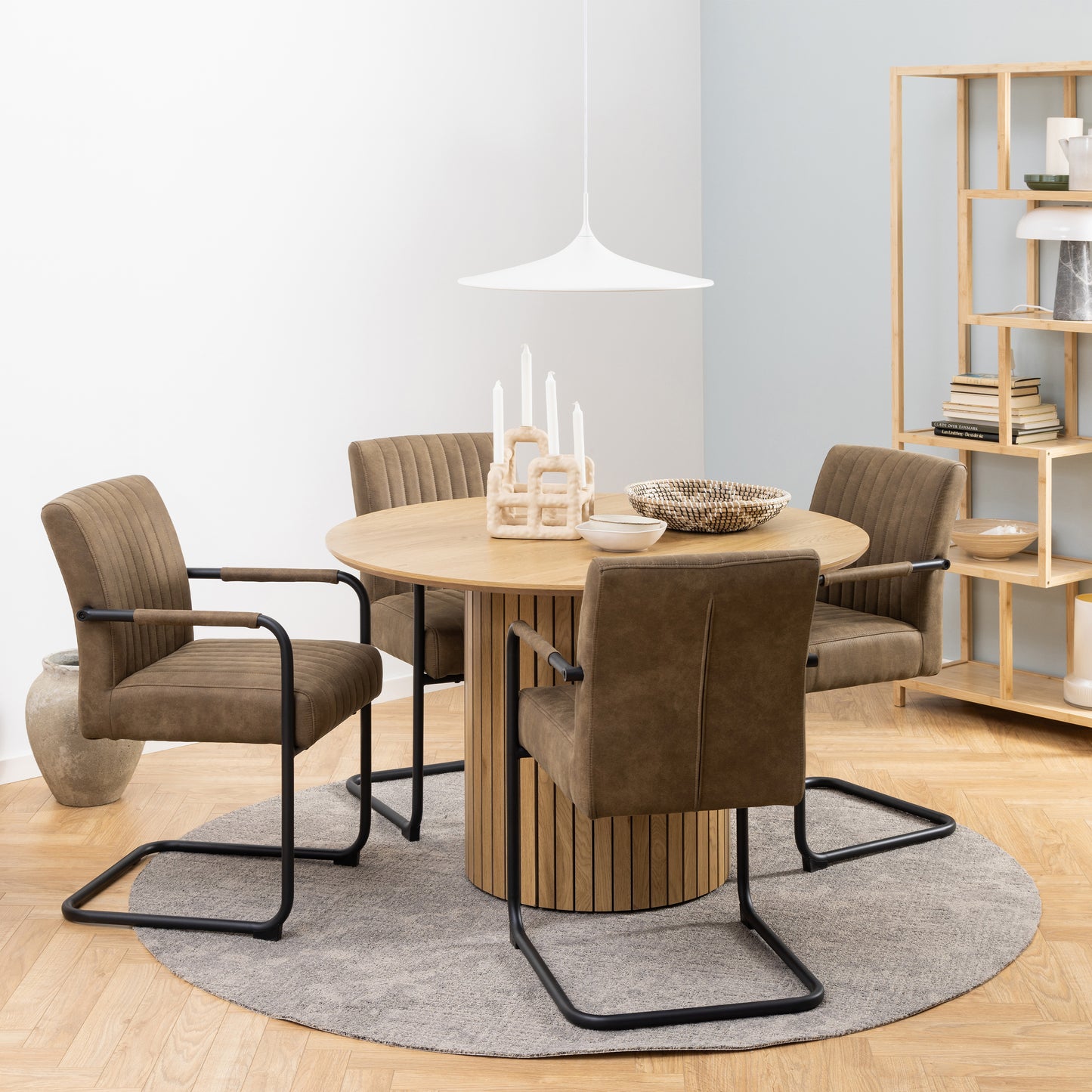 Yale Dining Table in Oak Set 4 Light Brown Fabric Chairs