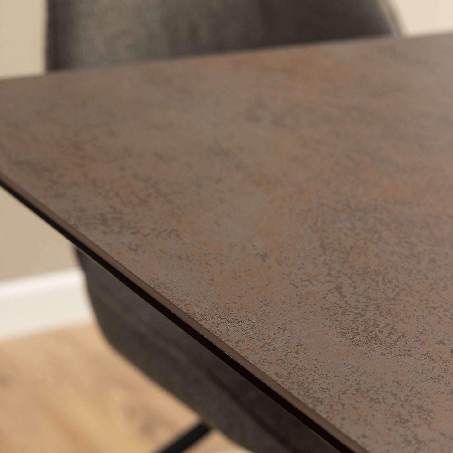 Heaven Extendable Dining Table with Ceramic Rusty Brown Top