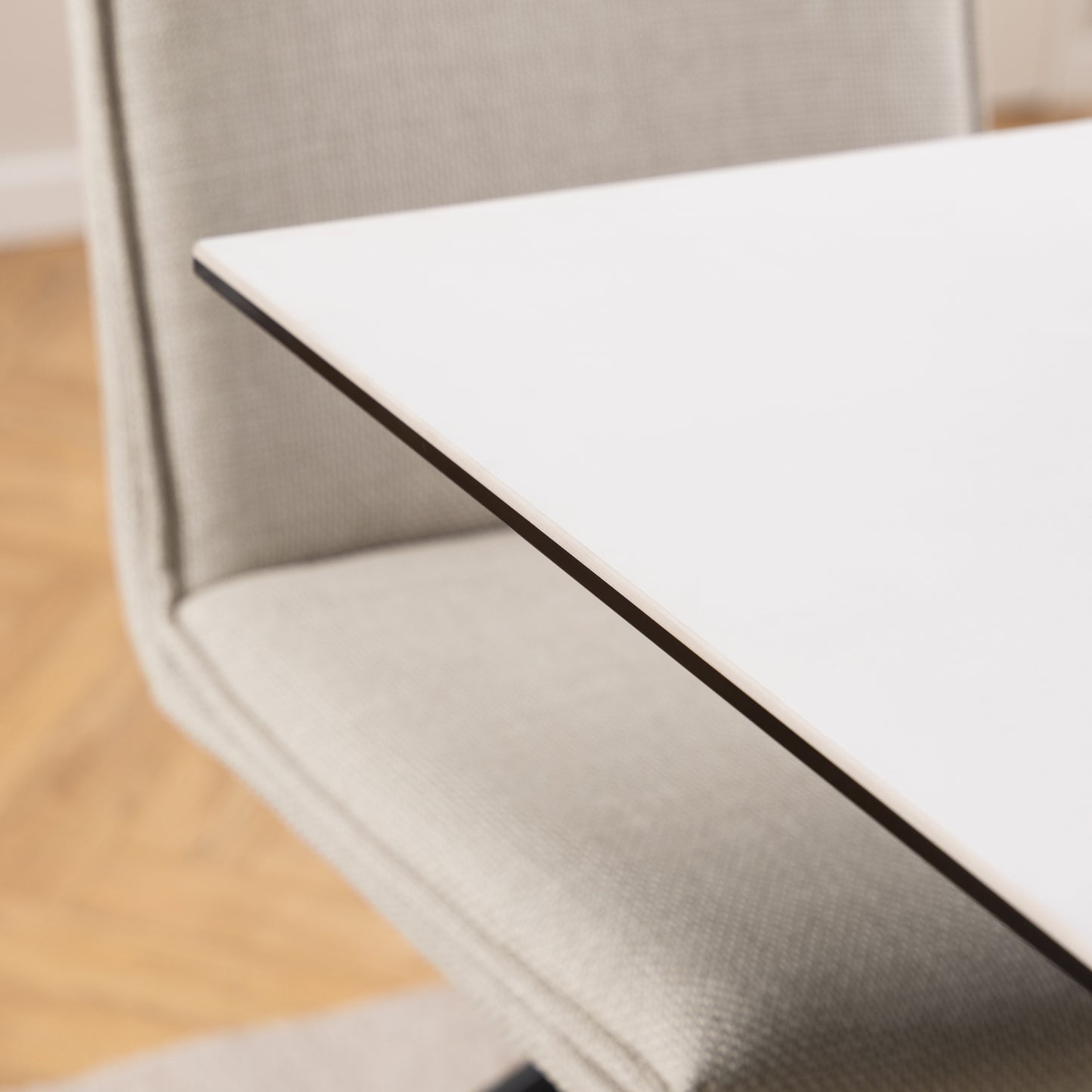 Heaven Dining Table with Ceramic White Top