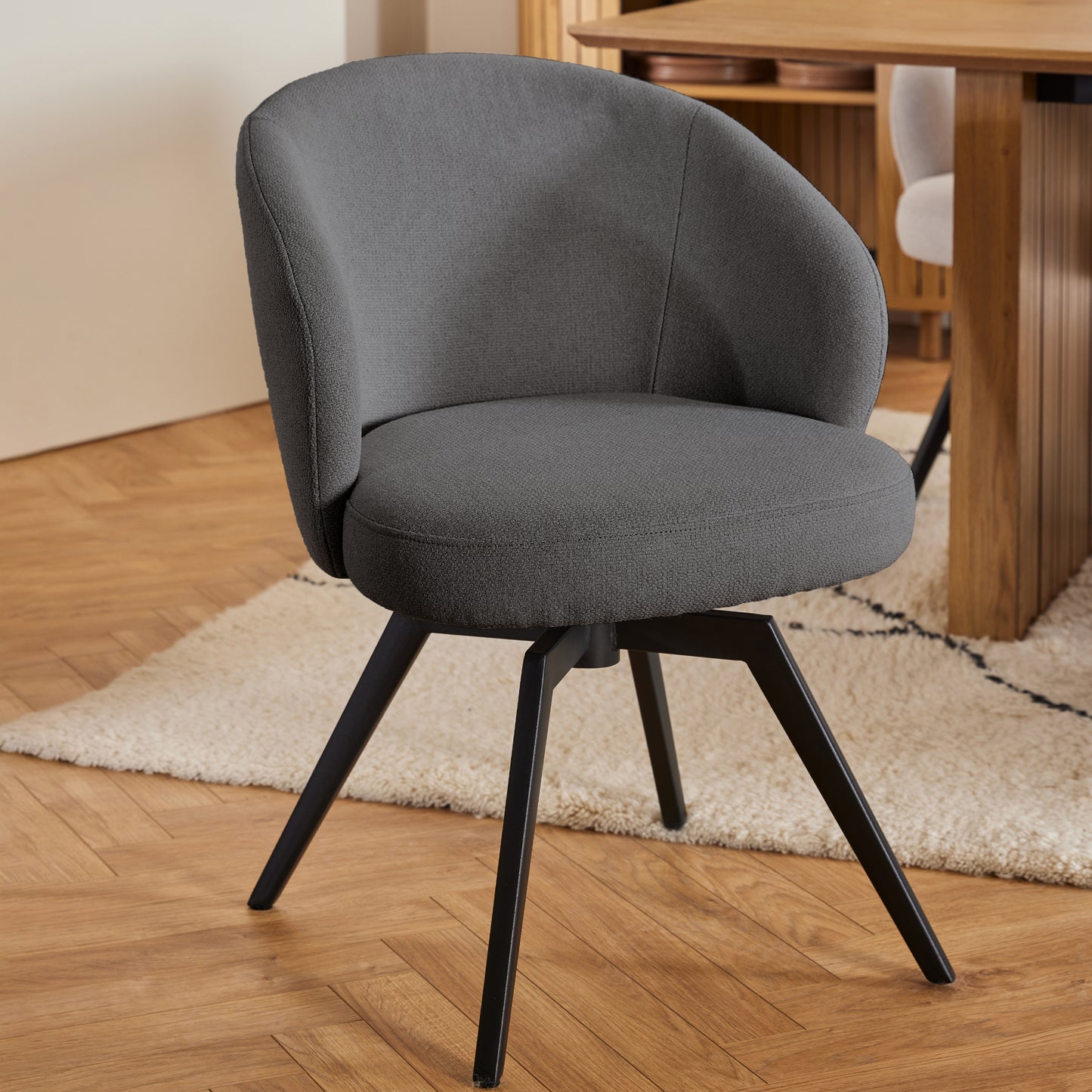 Soli Round Dining Table in Oak/Black Set 4 Grey Chairs