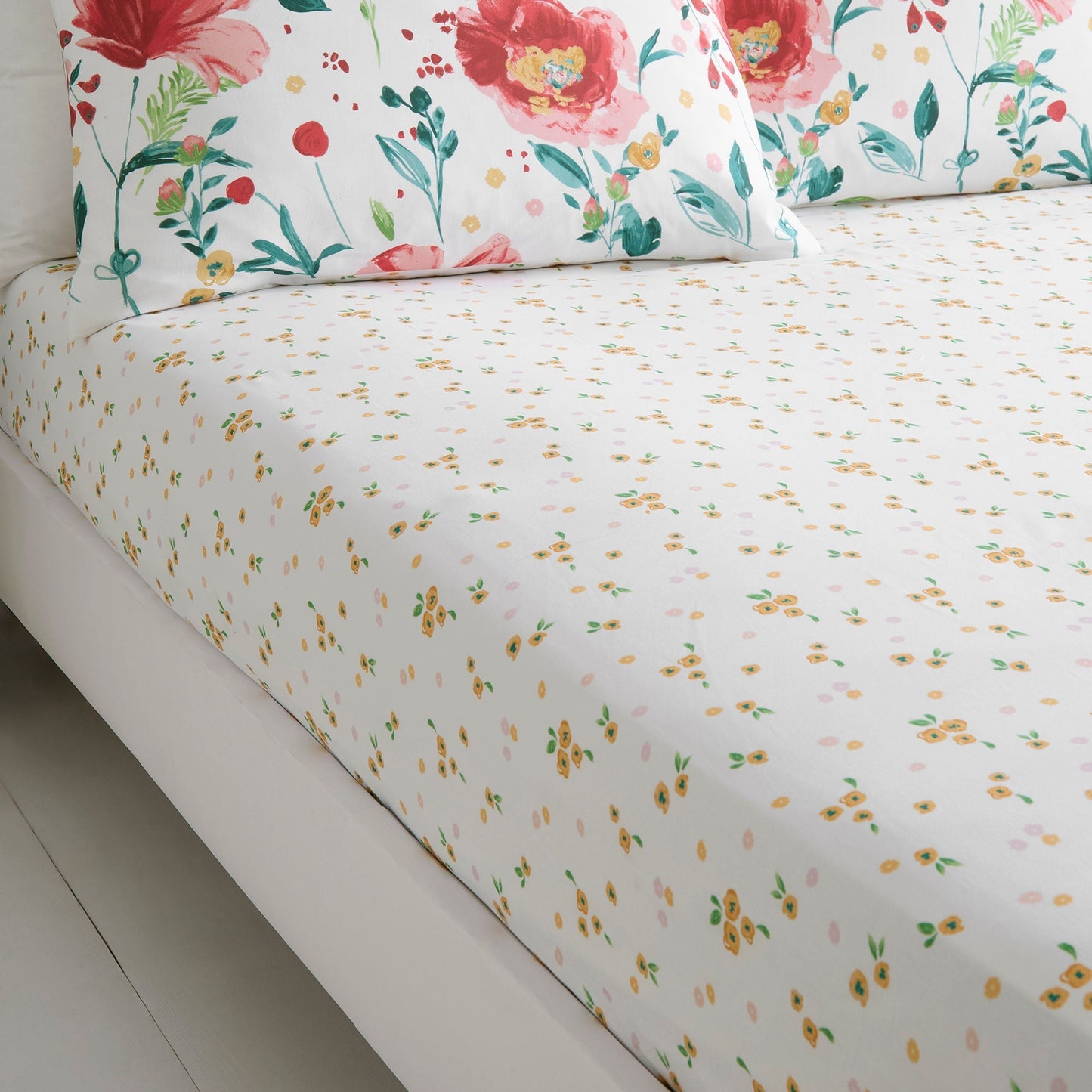 Abstract Poppy Fitted Bed Sheet in White