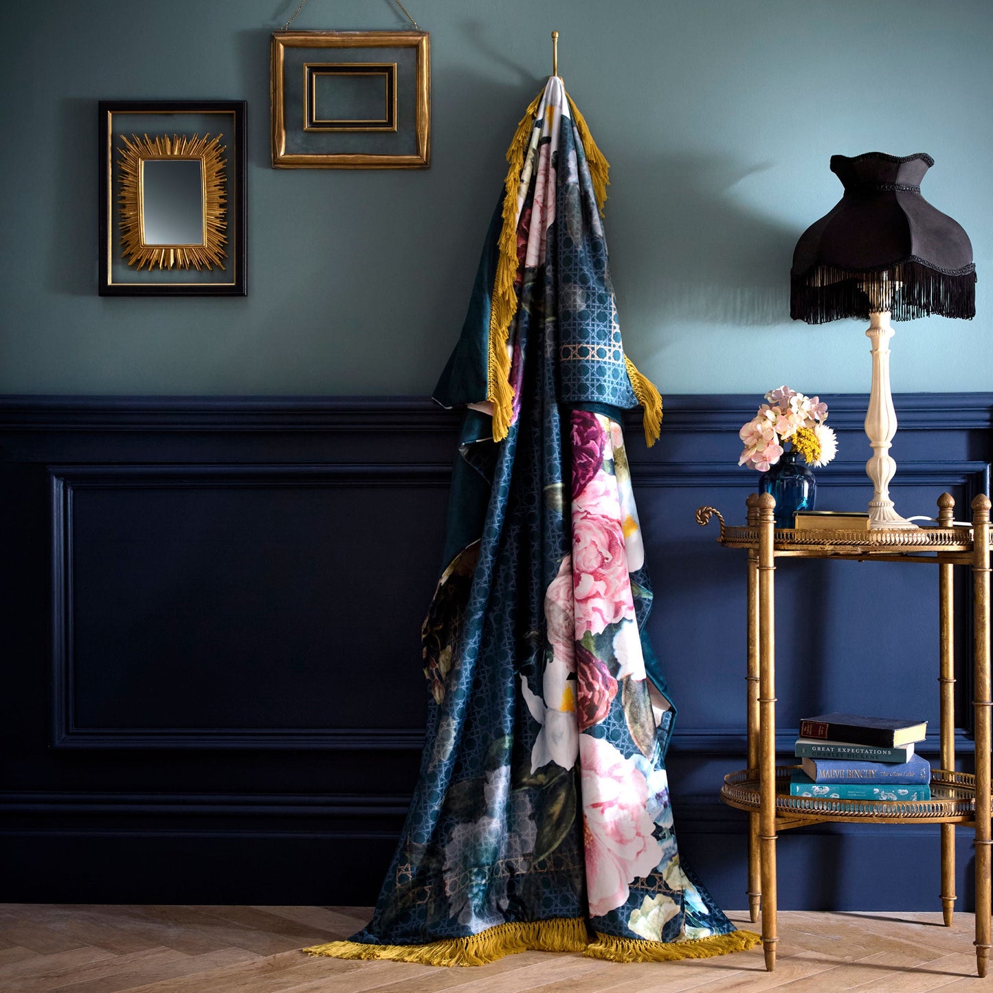 Bouquet List Throw in Blue
