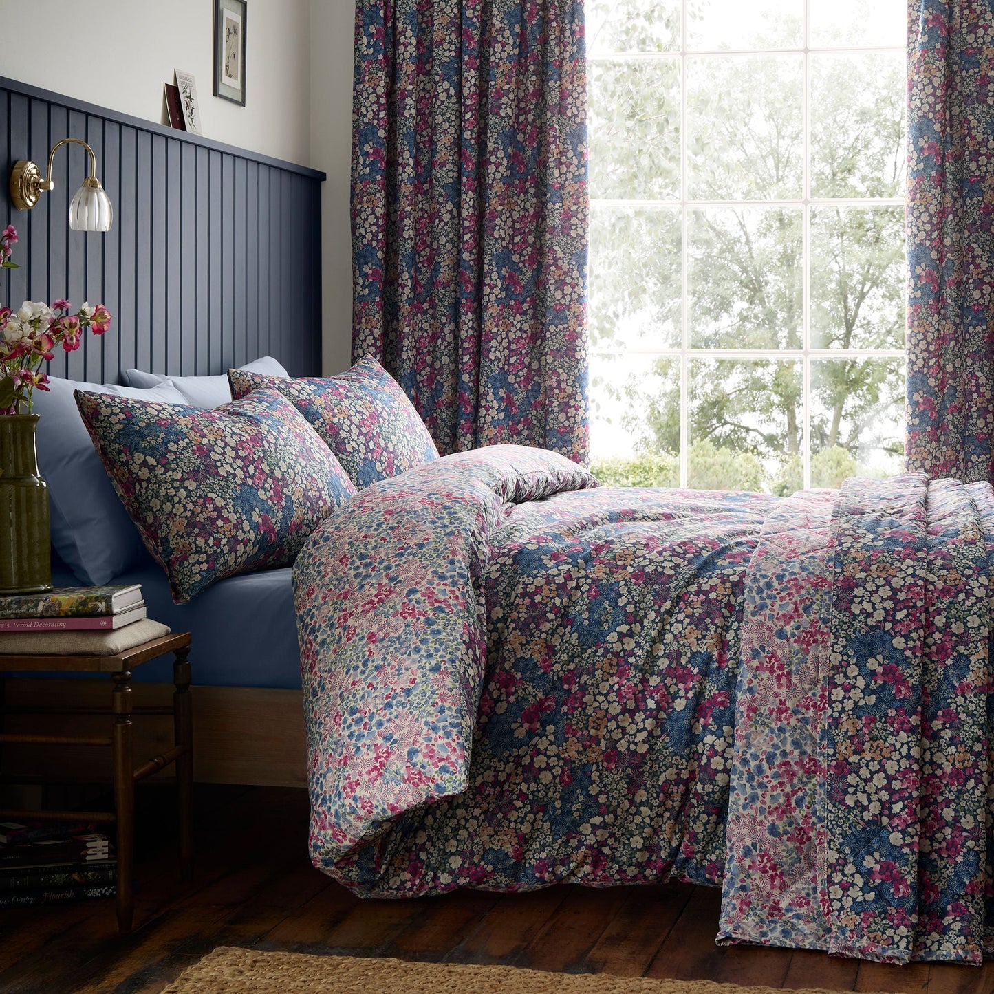 Bessie Duvet Cover Set in Navy