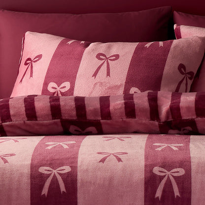Bows Duvet Cover Set in Berry
