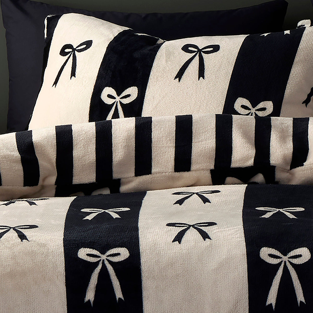 Bows Duvet Cover Set in Monochrome