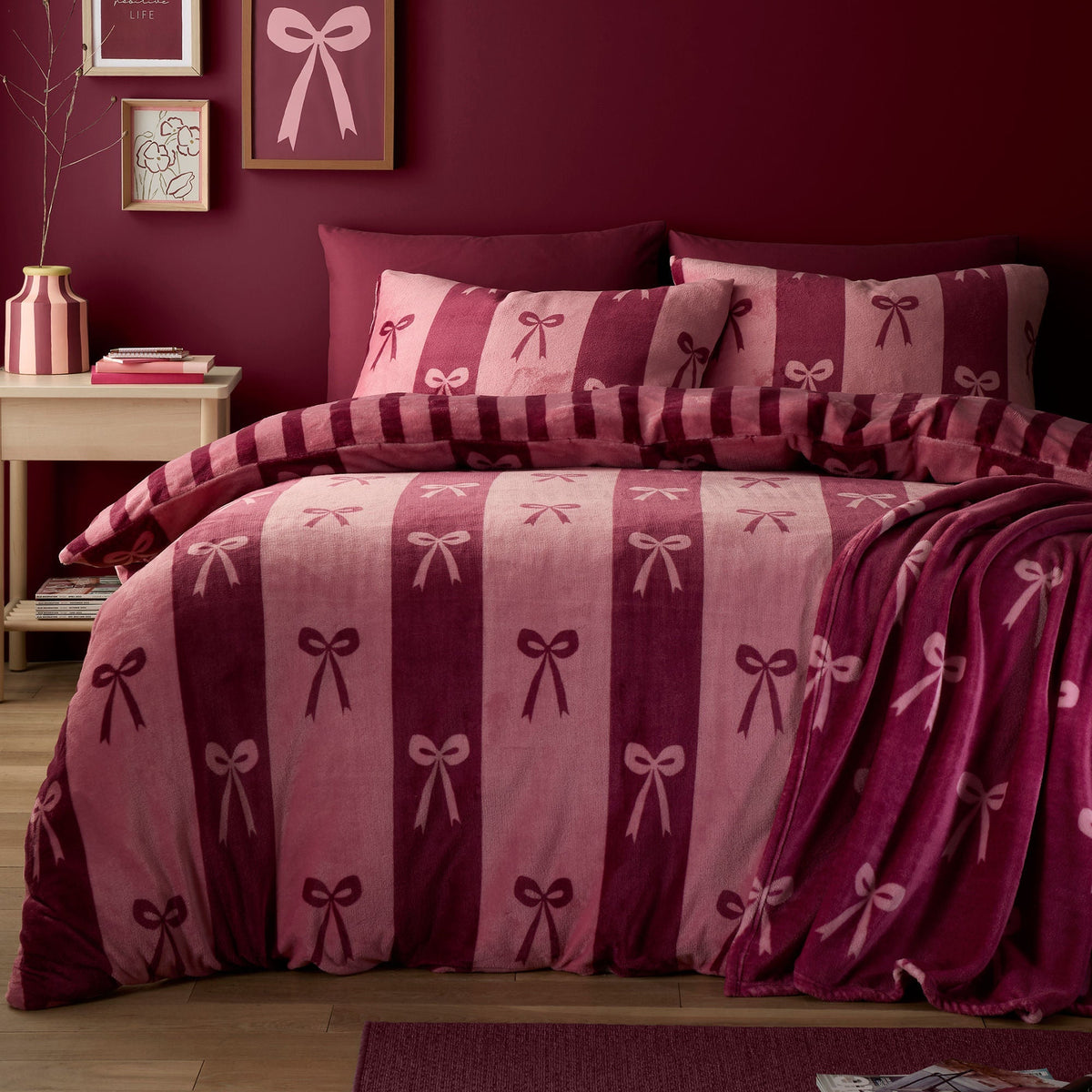 Bows Throw in Berry