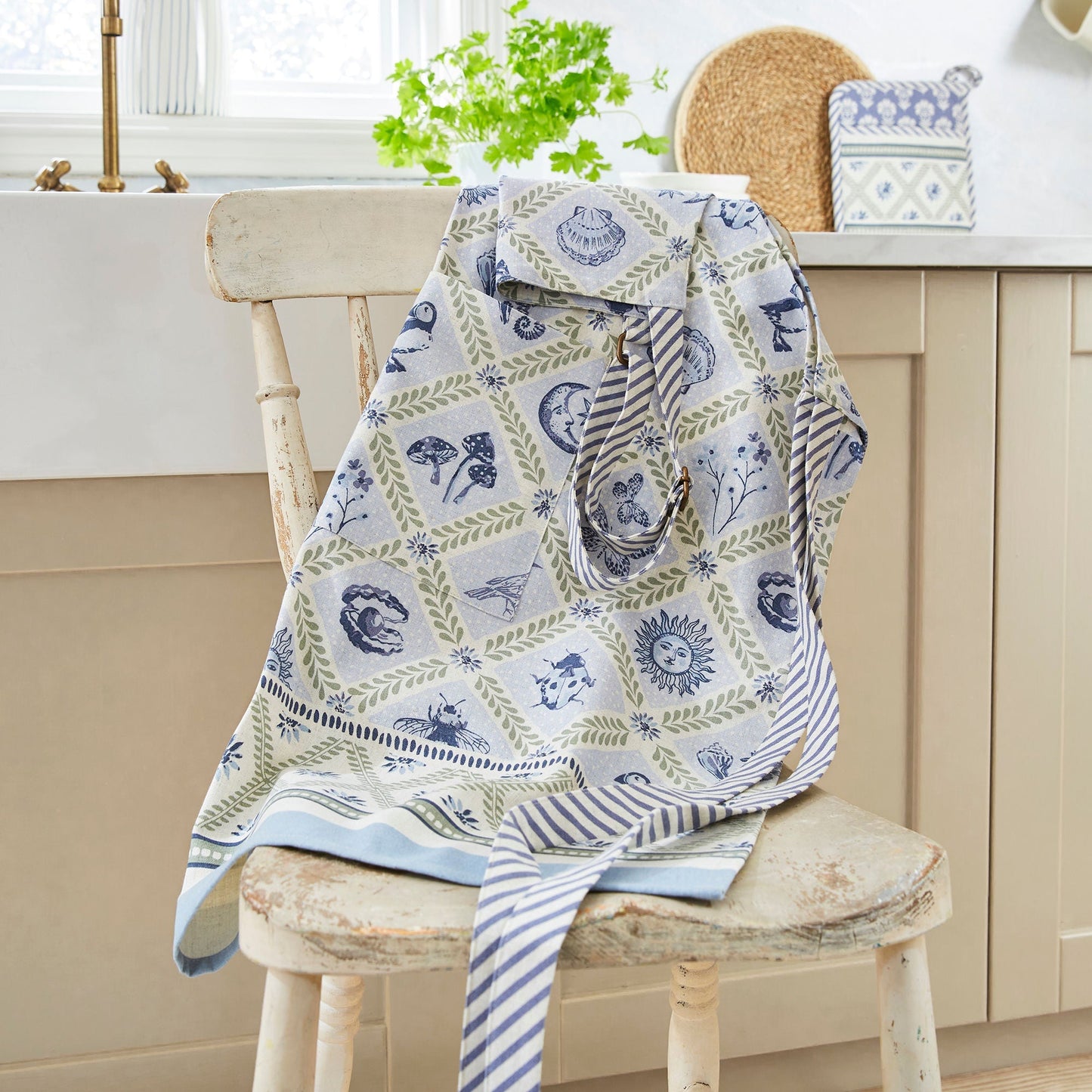 Coastal Treasures Cotton Apron