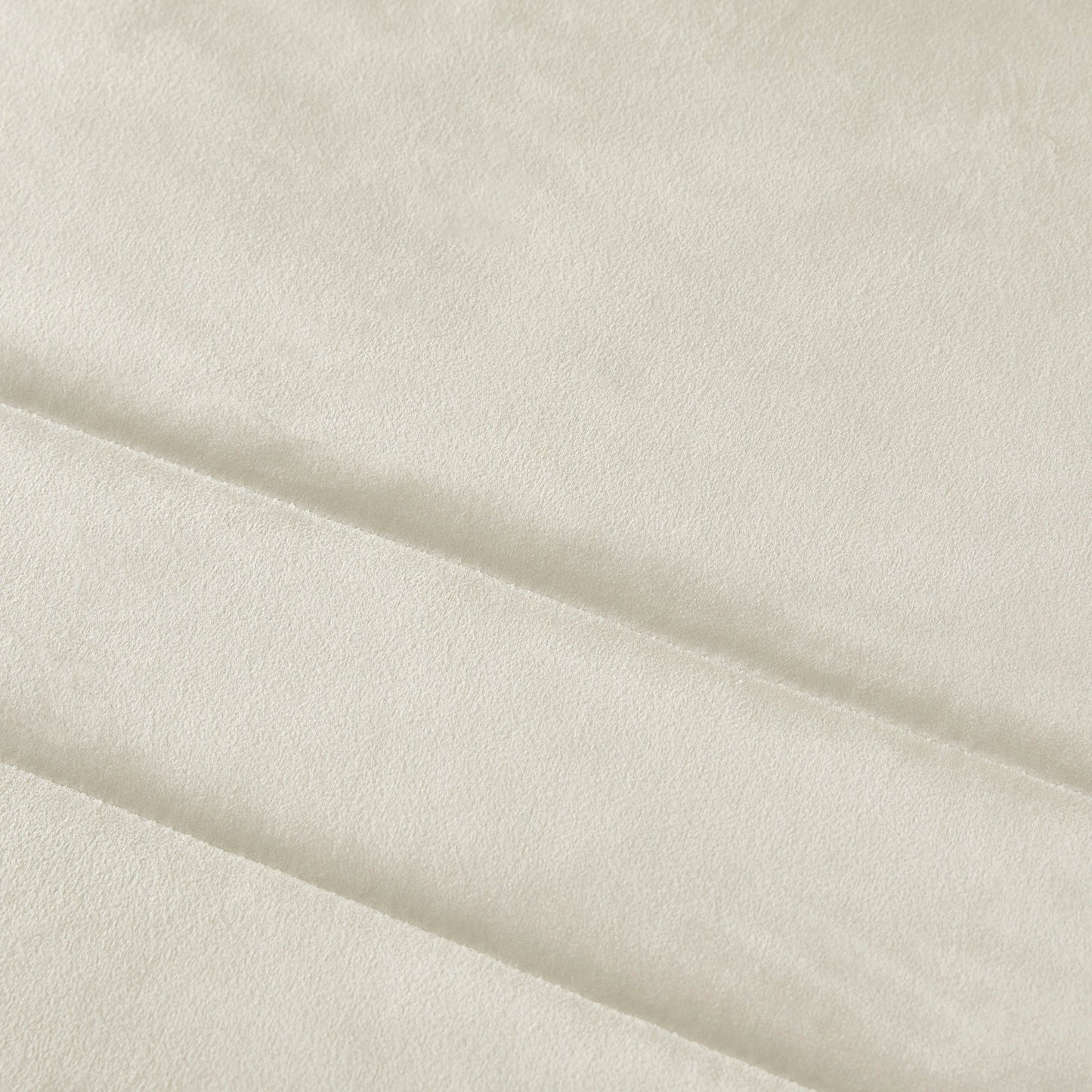 Chic Bedspread in Ivory