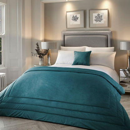 Chic Bedspread in Teal
