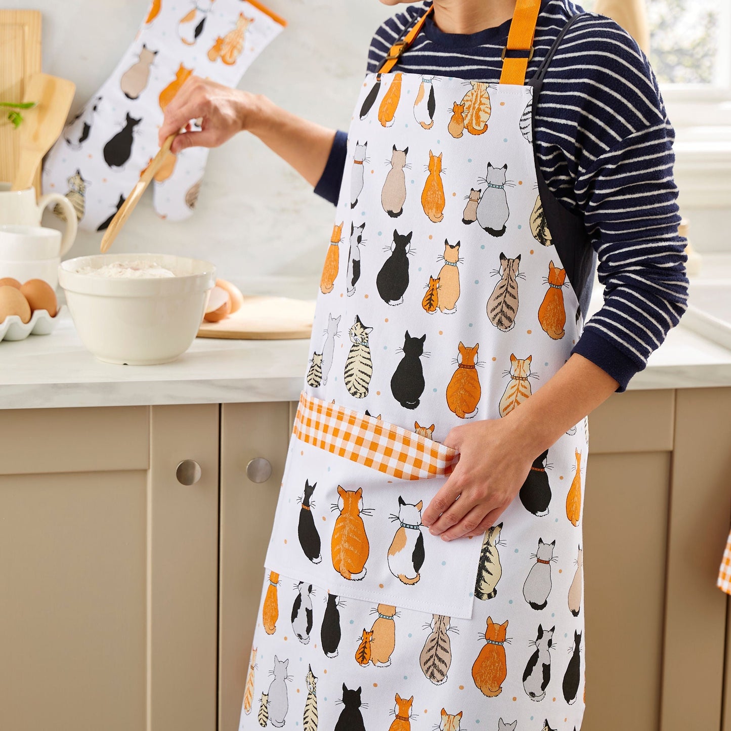 Cats In Waiting 2026 Cotton Apron