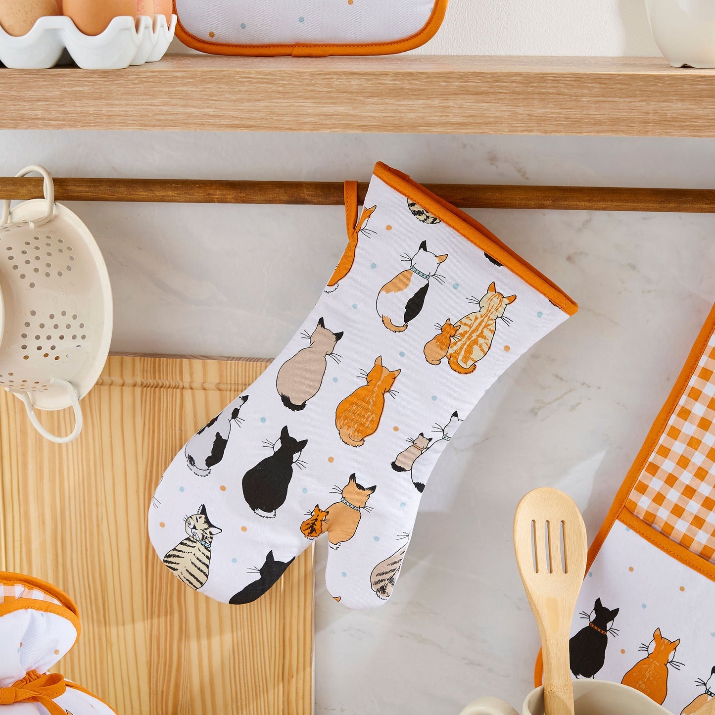 Cats In Waiting 2026 Gauntlet Oven Glove