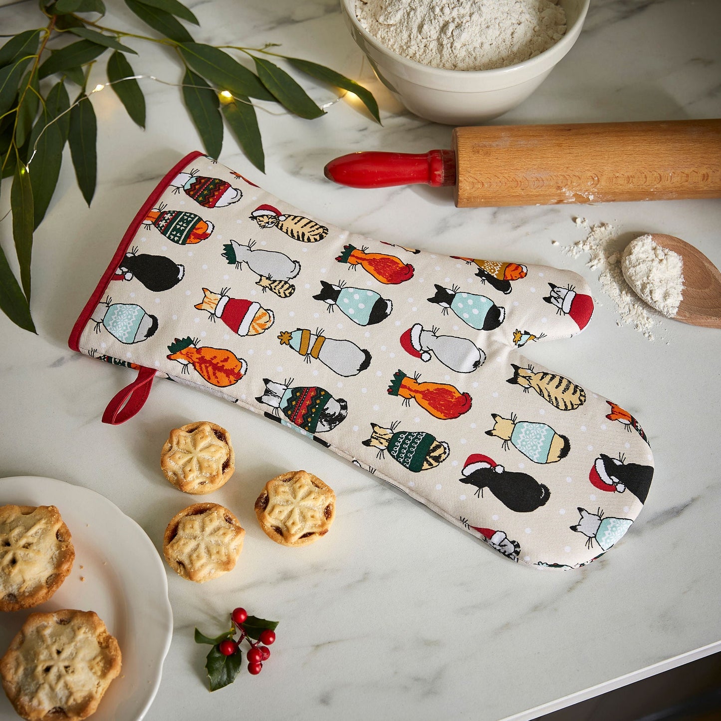 Cats In Waiting 2026 Gauntlet Oven Glove