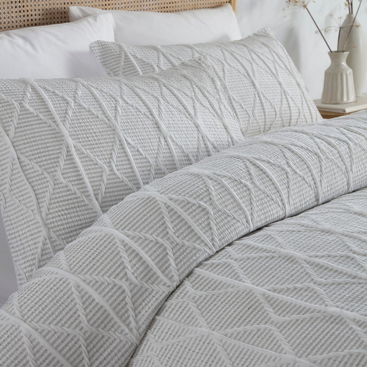 Crinkle Stripe Duvet Cover Set in White