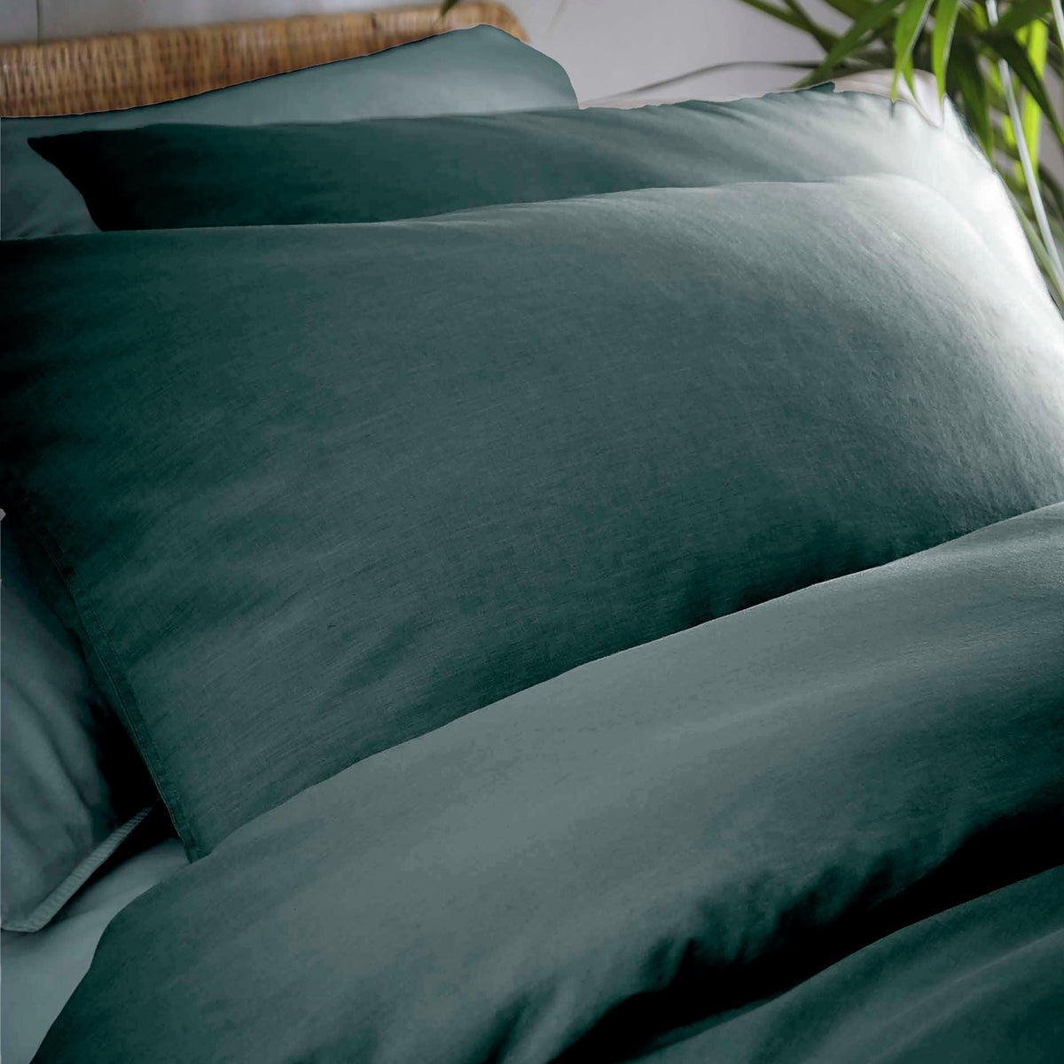 Cassia Duvet Cover Set in Teal