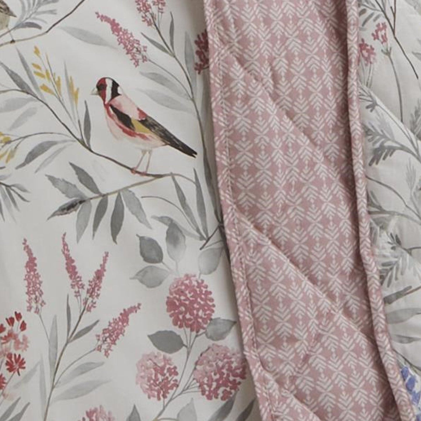 Caraway Bedspread in Pink