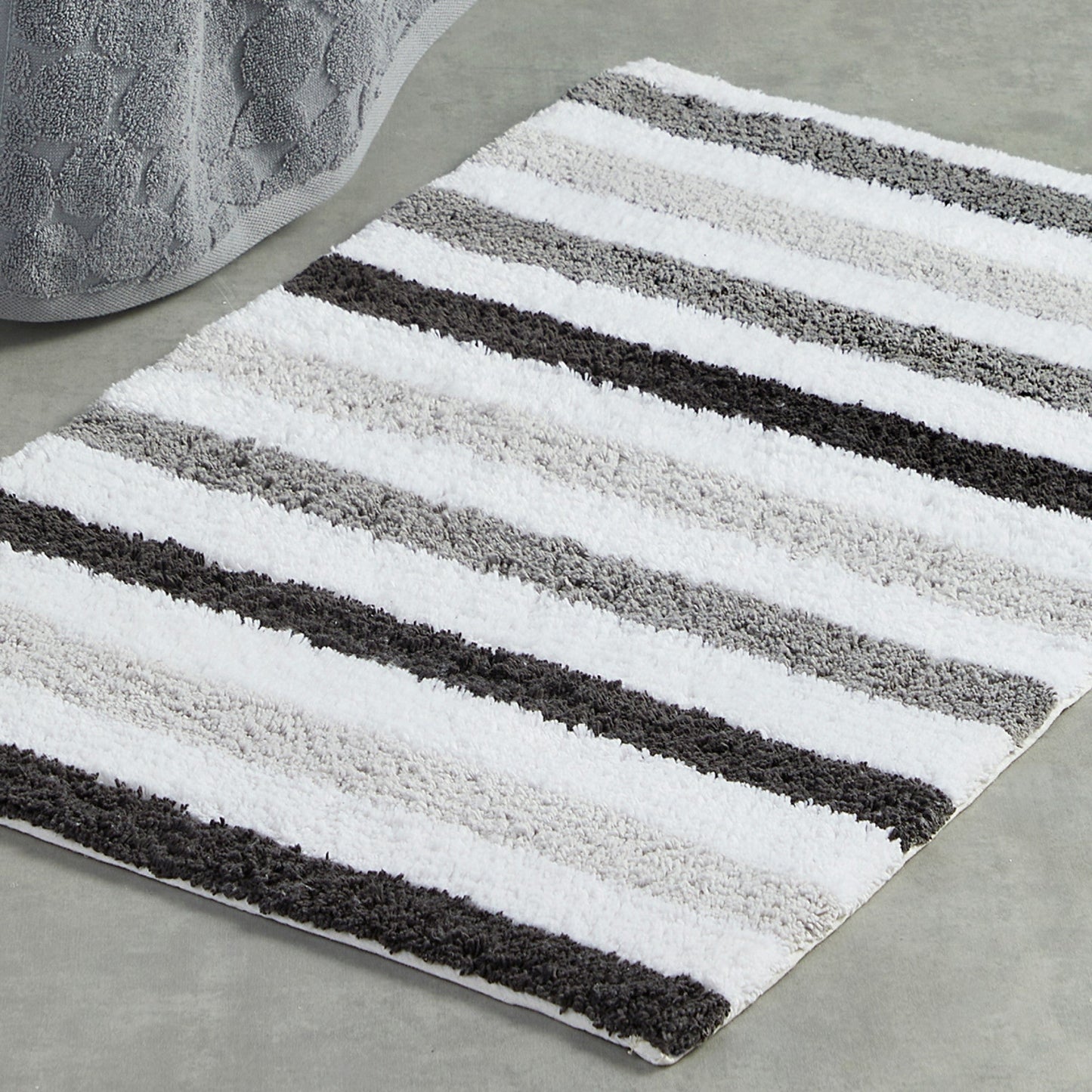 Carlson Stripe Bath Mat in Grey