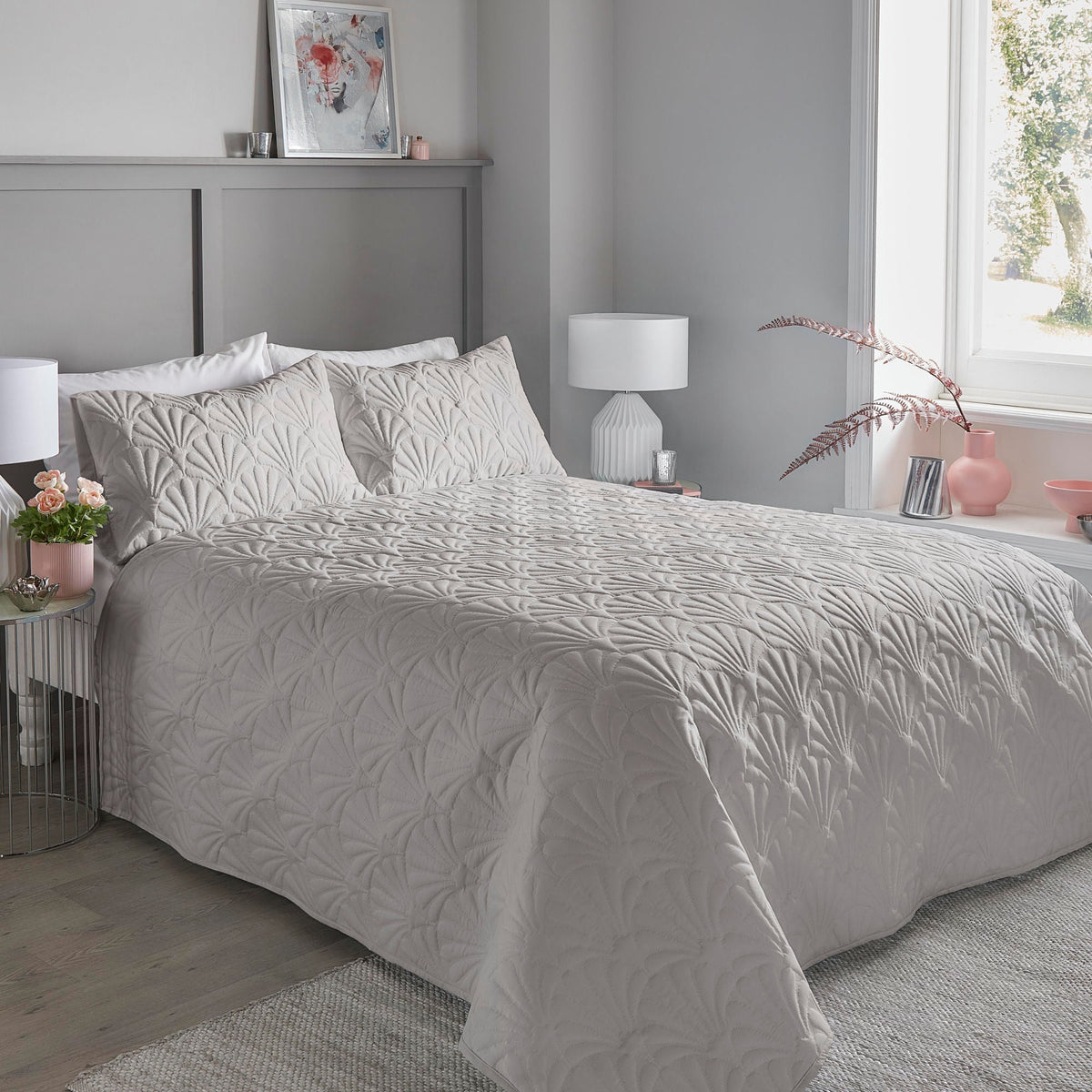 Cavali Bedspread in Silver