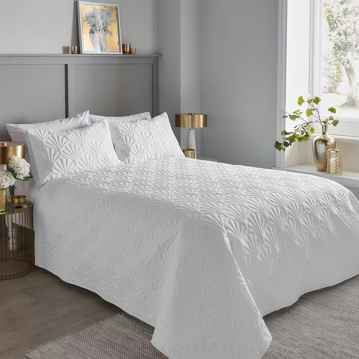 Cavali Bedspread in White