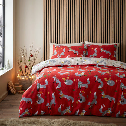 Christmas Foraging Fox Duvet Cover Set in Red