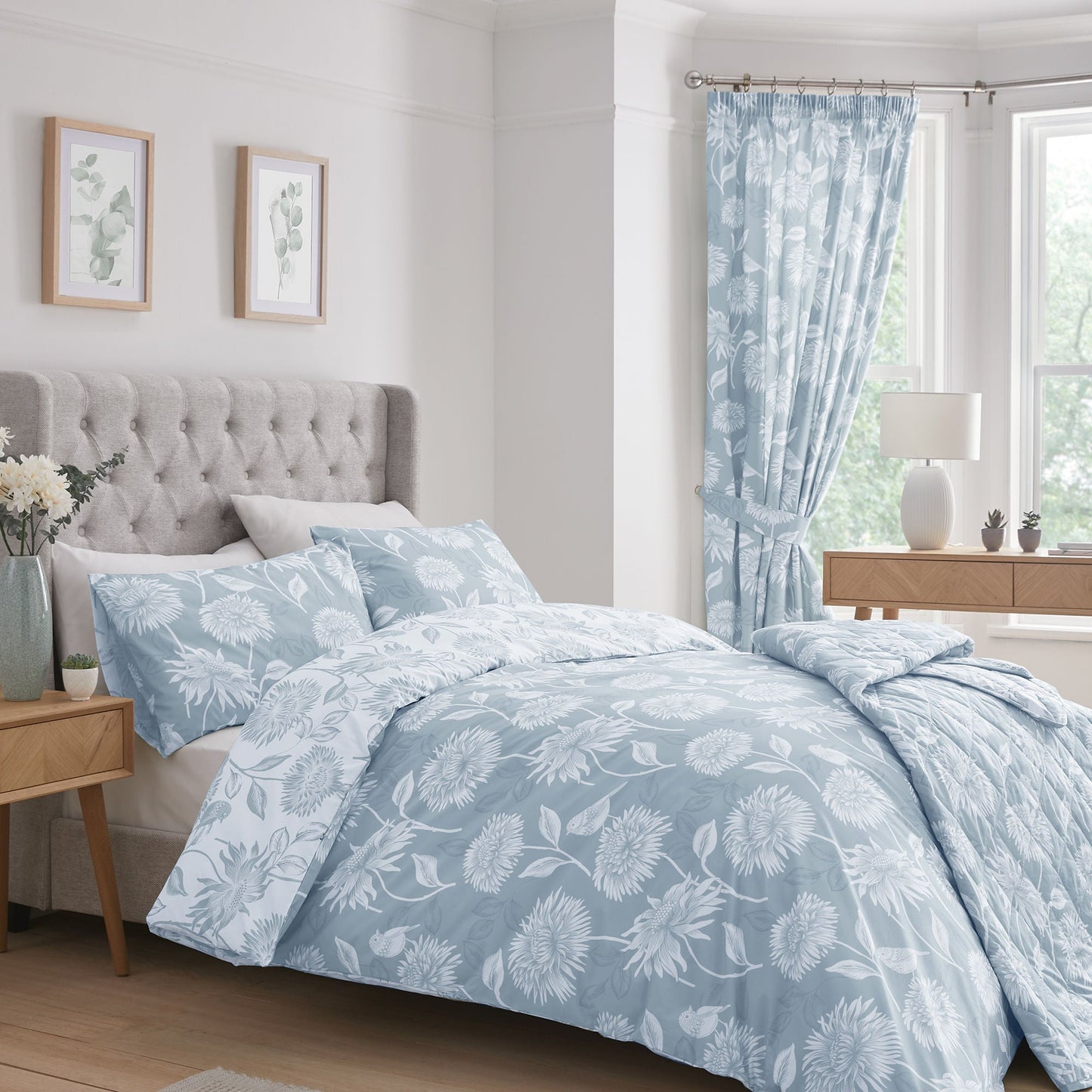 Chrysanthemum Pencil Pleat Curtains in Blue