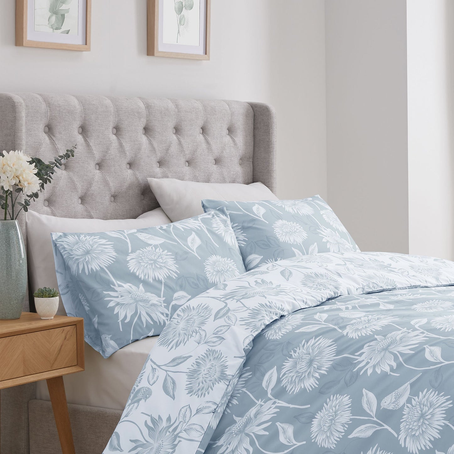 Chrysanthemum Duvet Cover Set in Blue