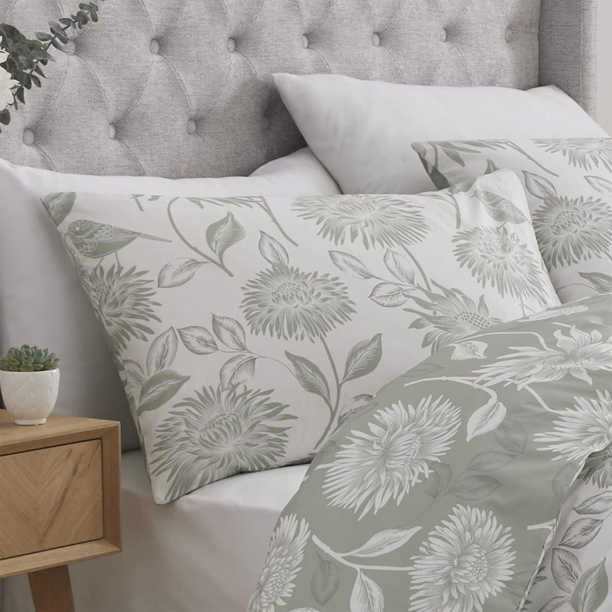 Chrysanthemum Duvet Cover Set in Green