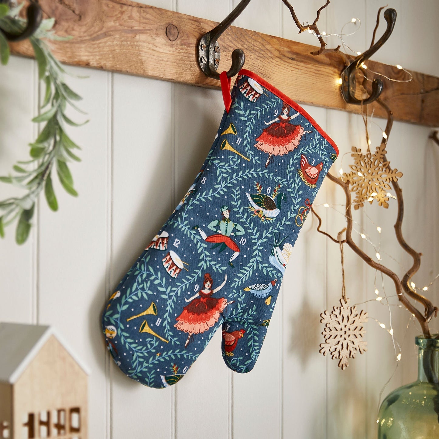 12 Days of Christmas Gauntlet Oven Glove