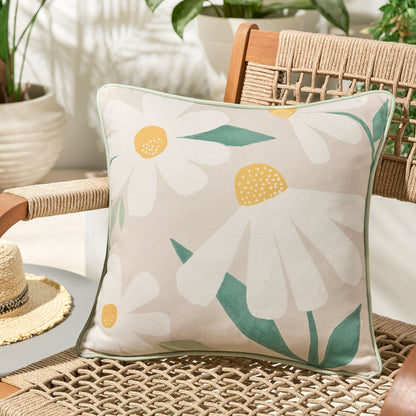 Daisy Cushion in Natural