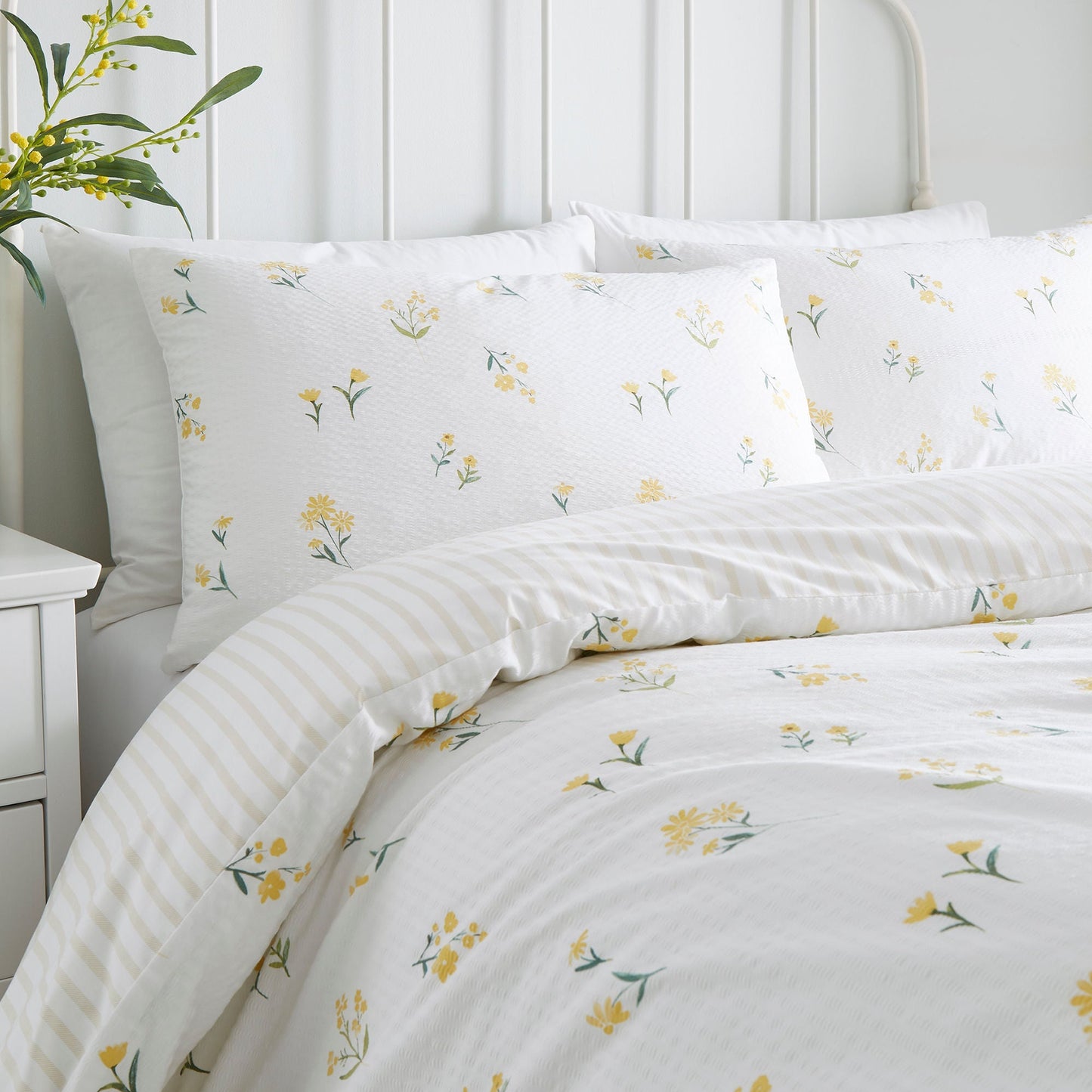 Ditsy Floral Seersucker Duvet Cover Set in Yellow