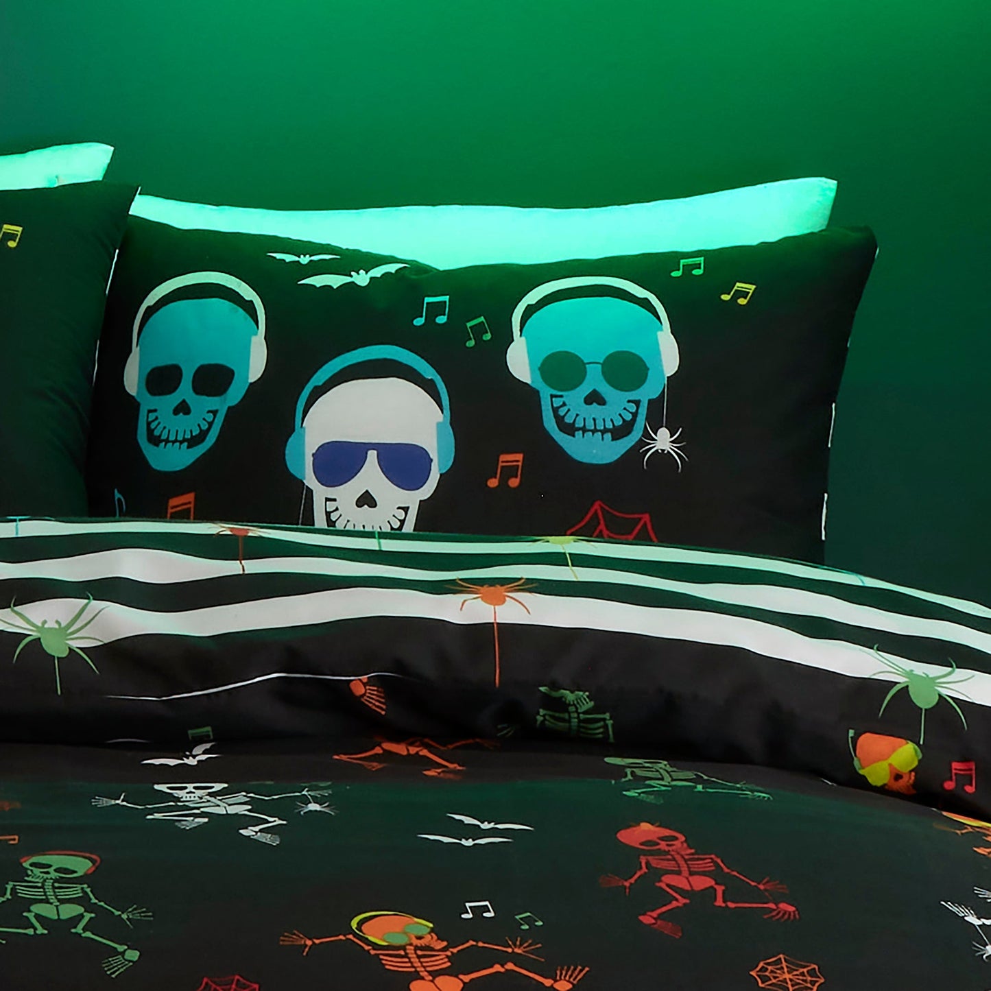 Dancing Skeletons Halloween Duvet Cover Set in Black