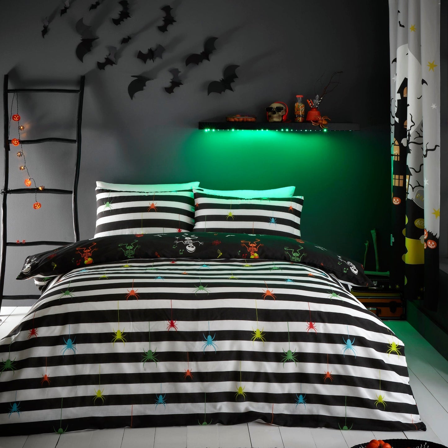 Dancing Skeletons Halloween Duvet Cover Set in Black