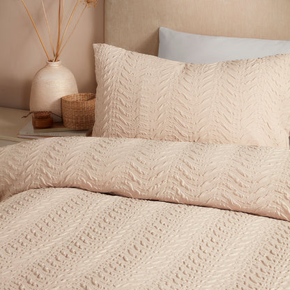 Embossed Curve Duvet Cover Set in Natural