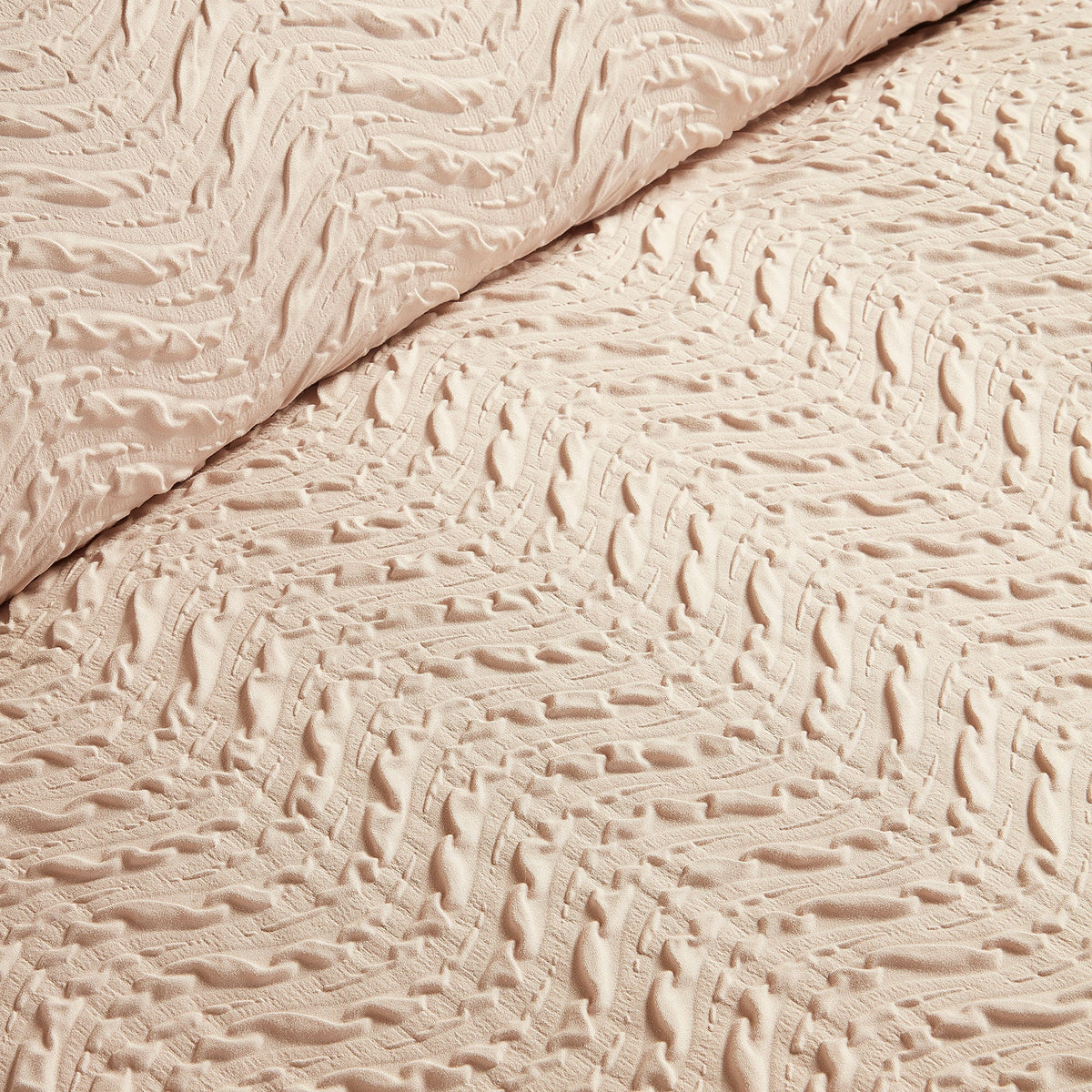 Embossed Curve Duvet Cover Set in Natural