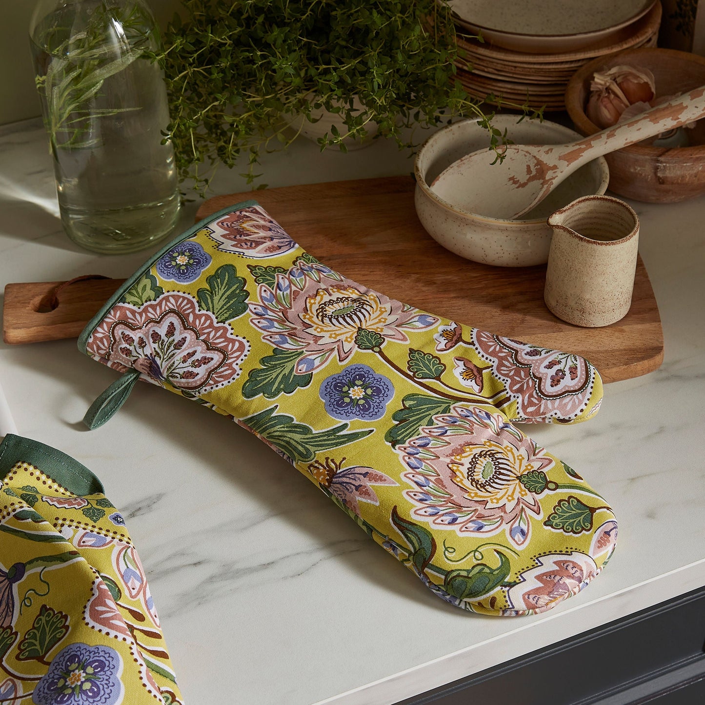 Emmeline Gauntlet Oven Glove