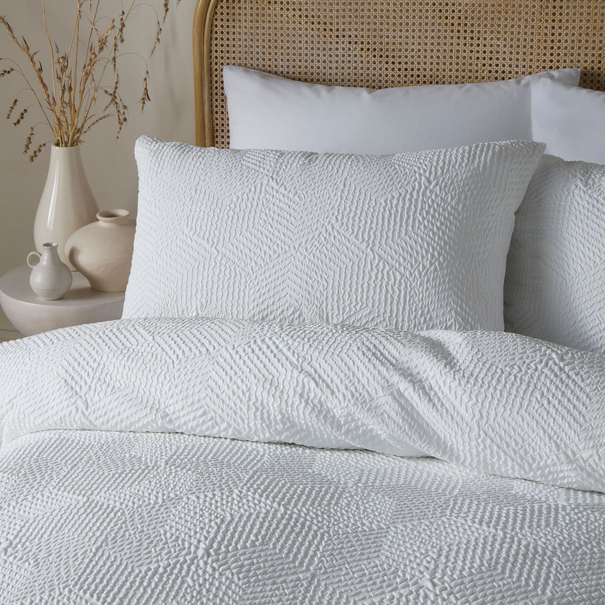 Embossed Geo Duvet Cover Set in White