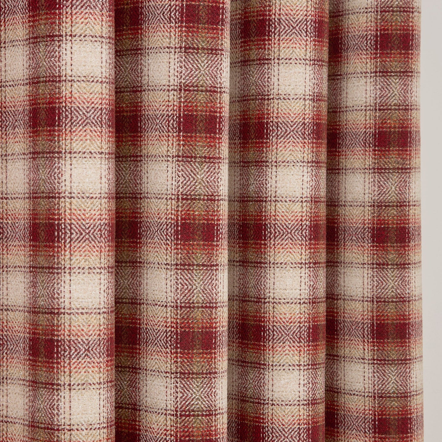 Everett Eyelet Curtains in Red